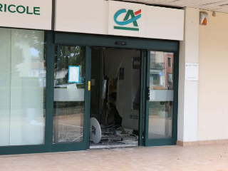 Marotta - Assalto al bancomat, carabinieri arrestano 3 uomini con 20mila euro